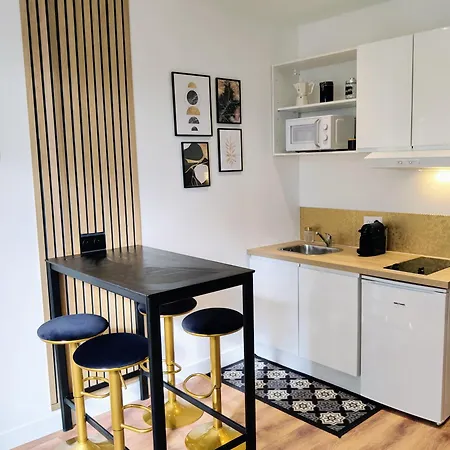 Chic & Elegant - Au Coeur De La Historique Apartment